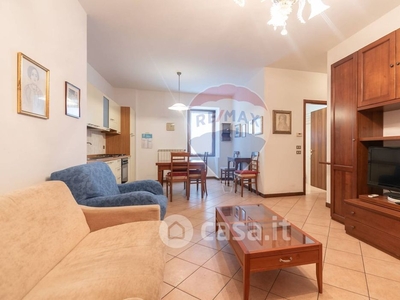 Appartamento in Affitto in Via Abate Angelini 13 a Rovato