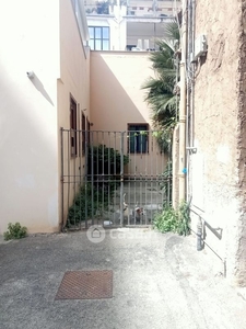 Appartamento in Affitto in Via Giuseppe de Spuches 20 a Palermo
