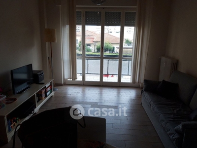 Appartamento in Affitto in Via Montebello a Livorno