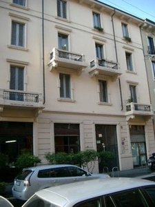 Appartamento in Affitto in Via perugino 8 a Milano