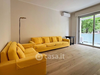 Appartamento in Affitto in Via Roncaglia a Milano