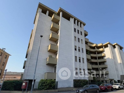 Appartamento in Affitto in Viale Roma 43 A a Novara