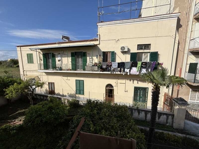 Appartamento in Vendita ad Torre del Greco - 100000 Euro