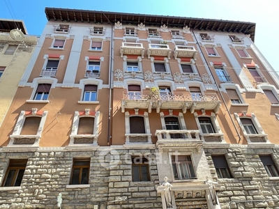 Appartamento in Vendita in commerciale 21 a Trieste