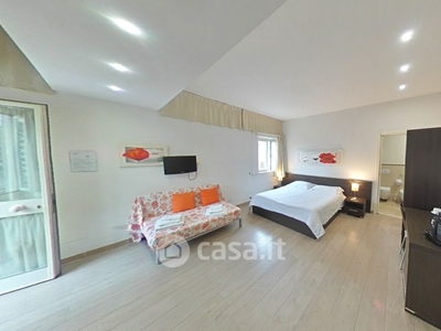 Appartamento in Vendita in Via Argine Destro Carrione 25 a Carrara