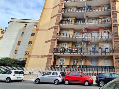 Appartamento in Via Antonio De Viti De Marco, Bari, 5 locali, 2 bagni