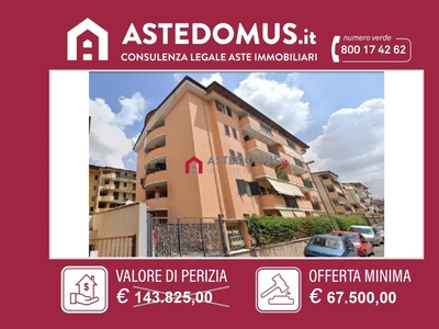 Appartamento in Via Bachelet, Orta di Atella, 5 locali, 2 bagni, 84 m²