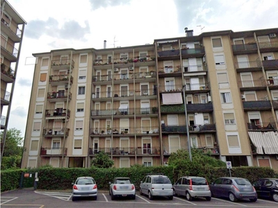 Appartamento in Via Donato Bramante 16, Limbiate, 5 locali, 1 bagno