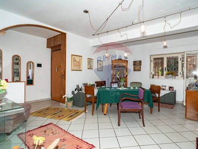 Appartamento in VIA GIUSEPPE ANTONIO BORGESE, Catania, 6 locali