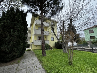 Appartamento in Via Mascagni RO, Rovigo, 6 locali, 2 bagni, garage