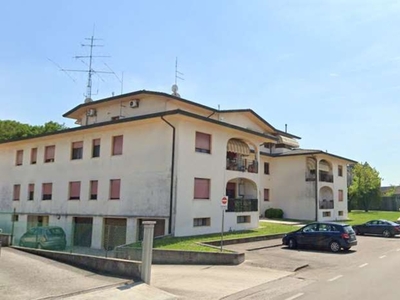 Appartamento in Via Nazario Sauro, Brugnera, 6 locali, 1 bagno, 116 m²