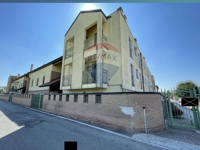 Appartamento in Via Settimo Milanese, Milano, 5 locali, 2 bagni