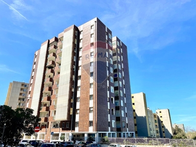 Appartamento in Via Ugo La Malfa, Sassari, 6 locali, 2 bagni, 126 m²