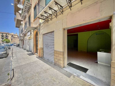 Attivit? Commerciale in Affitto ad Palermo - 850 Euro