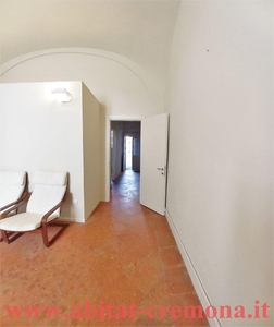 Bilocale in Via dante, Cremona, 1 bagno, 55 m², aria condizionata