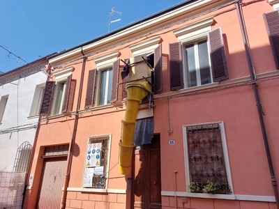 Bilocale in Via Francesco Del Cossa, Ferrara, 1 bagno, 78 m², 2° piano