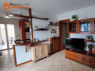 Bilocale in Via ix giugno, Monfalcone, 1 bagno, posto auto, 73 m²