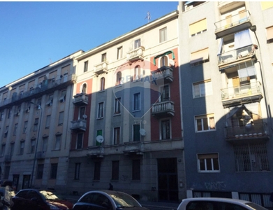 Bilocale in Via Pellegrino Rossi, Milano, 1 bagno, 47 m², 3° piano