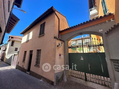 Casa Bi/Trifamiliare in Vendita in Via Benvenuto Cellini a Lecco