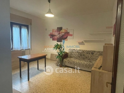 Casa Bi/Trifamiliare in Vendita in Via Diramazione per Carrara 24 a Carrara