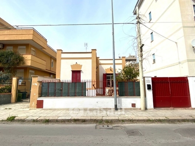 Casa indipendente in Affitto in Via del Manderino a Palermo