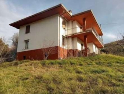 Casa indipendente in Località Mostacins, Castelnovo del Friuli, 201 m²