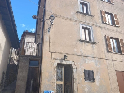 Casa indipendente in vendita a Rocca Di Mezzo