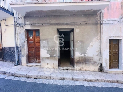 Casa indipendente in Vendita in Via Ruggero Settimo 14 a Ragusa