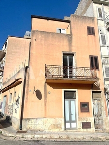 Casa indipendente in Via Aretusa, Ragusa, 9 locali, 3 bagni, 200 m²