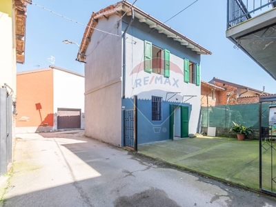 Casa indipendente in Via Cesare Battisti, 3 locali, 2 bagni, 96 m²