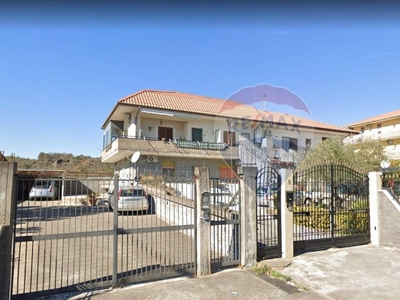 Casa indipendente in Via delle Campanelle, Mascalucia, 6 locali