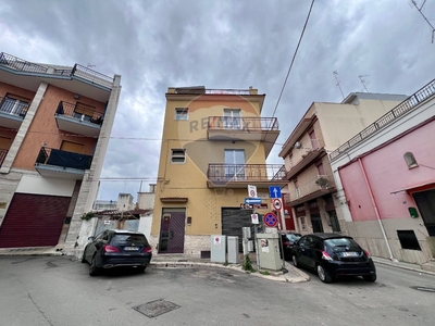 Casa indipendente in Via Delle Lamie, Bari, 5 locali, 110 m²
