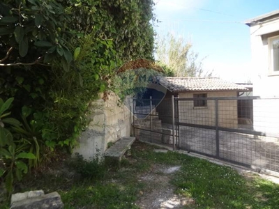 Casa semindipendente in Via Colle Crepacce, Fara Filiorum Petri