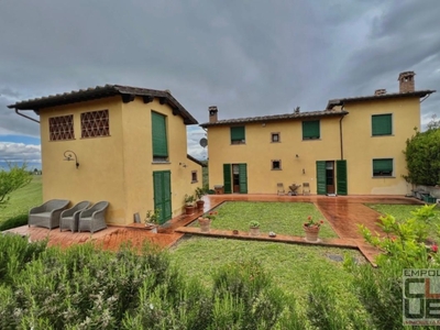 Casale a Cerreto Guidi, 6 locali, 3 bagni, giardino privato, 240 m²