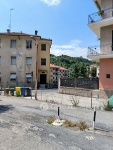 Garage/Posto auto in Affitto in Via Artallo 180 a Imperia
