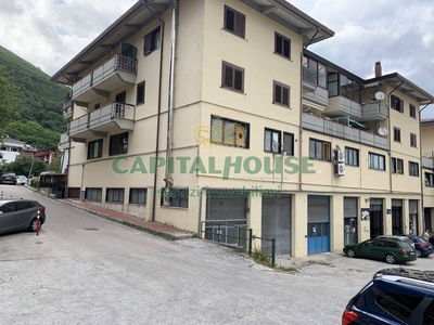 Magazzino in vendita a Monteforte Irpino - Zona: Alvanella