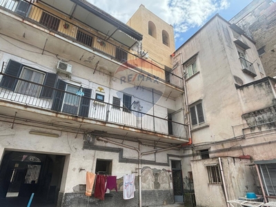 Bilocale in Corso Sirena, Napoli, 1 bagno, 40 m², 2° piano in vendita