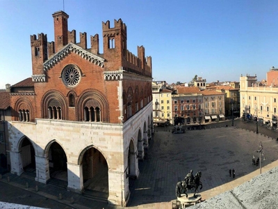 Negozio in affitto a Piacenza