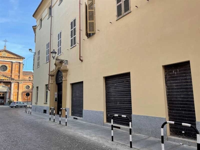 Negozio in Vendita ad Casale Monferrato - 55000 Euro