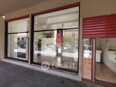 Negozio/Locale commerciale in Affitto in Via Avellino 6 a Battipaglia