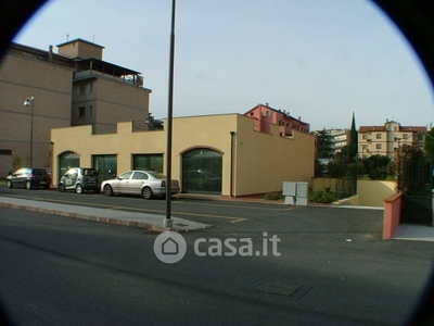 Negozio/Locale commerciale in Affitto in Via Monsignor Cambiaso, Albenga, SV a Albenga