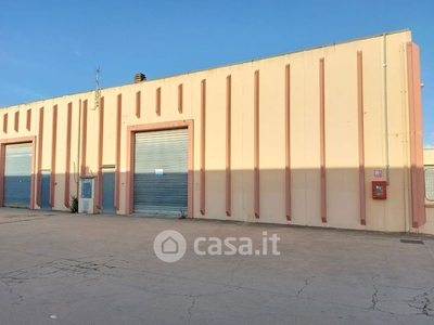 Negozio/Locale commerciale in Affitto in Via Predda Niedda Strada 1 7 a Sassari