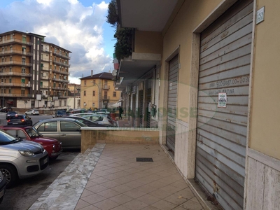 Negozio / Locale in vendita a Avellino