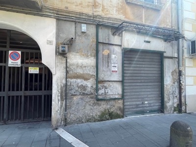 Negozio / Locale in vendita a Caserta - Zona: Centro