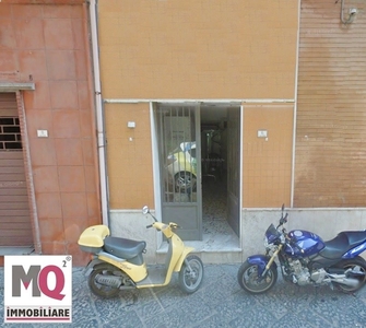 Negozio / Locale in vendita a Mondragone - Zona: Piazza