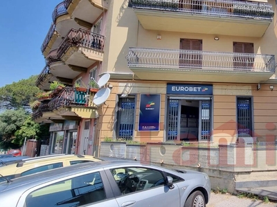 Negozio / Locale in vendita a Sirignano
