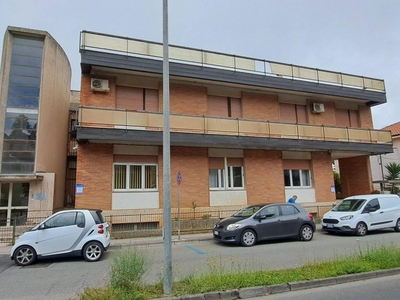 Palazzina commerciale in vendita a Vibo Valentia