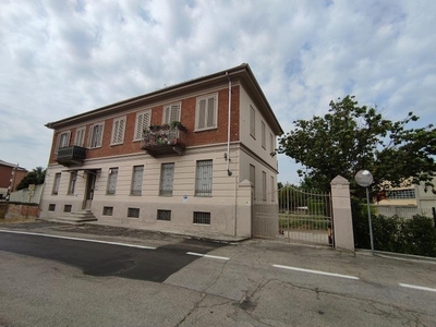 Palazzo in Corso venezia, Asti, 12 locali, 4 bagni, con box, arredato