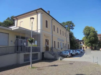 Palazzo in Piazza Silvio Barbato, Padova, 1 locale, 5030 m² in vendita