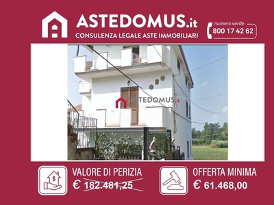 Palazzo in Via Calabricito, Maddaloni, 9 locali, 2 bagni, 287 m²